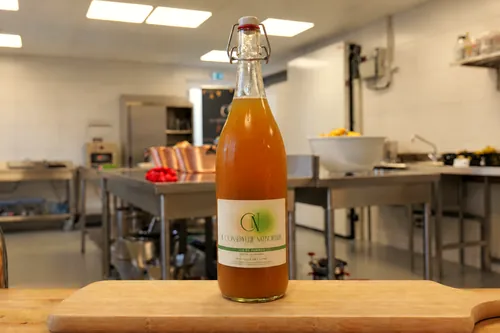 Bouteille de jus de pommes de La Conserverie Naborienne
